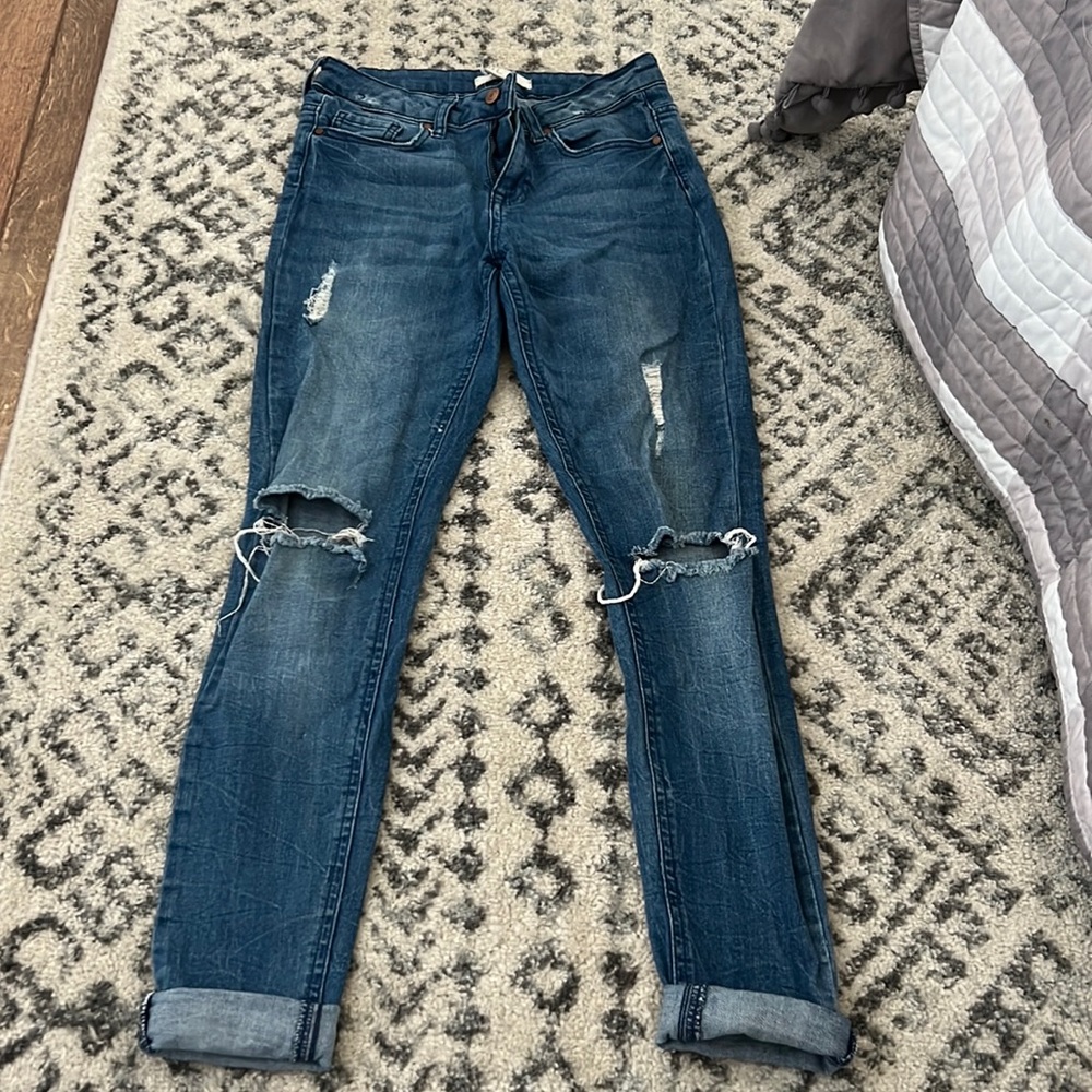 Forever 21 mid rise rolled ankle distressed skinny jeans
